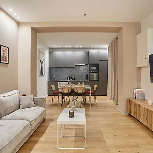 New Apartment 2 Bedrooms Center Of Paris By Studio Prestige